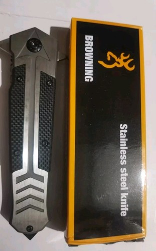 Coltello pieghevole militare