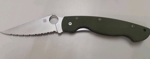 Coltello pieghevole militare