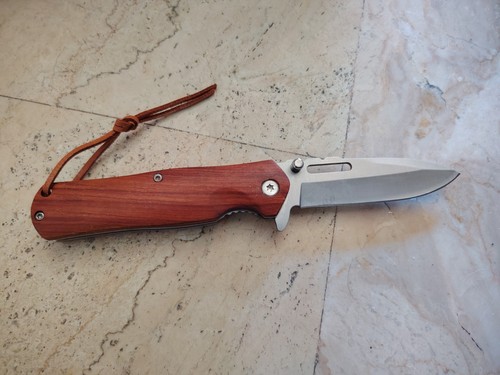 Coltello pieghevole militare
