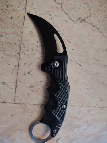 Coltello pieghevole militare